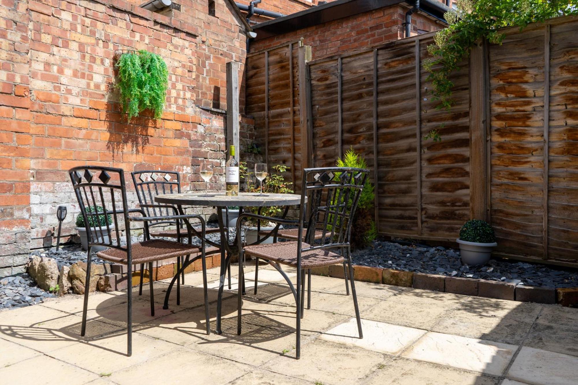 The Plumb Townhouse In Warwick Centre Vila Exterior foto